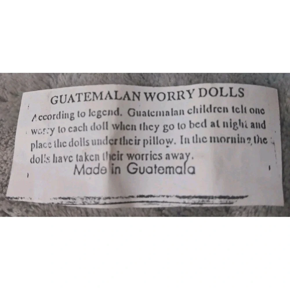 6 Vintage‎ Tiny Guatemalan Worry Dolls Handmade in Hànd Painted Wood Box